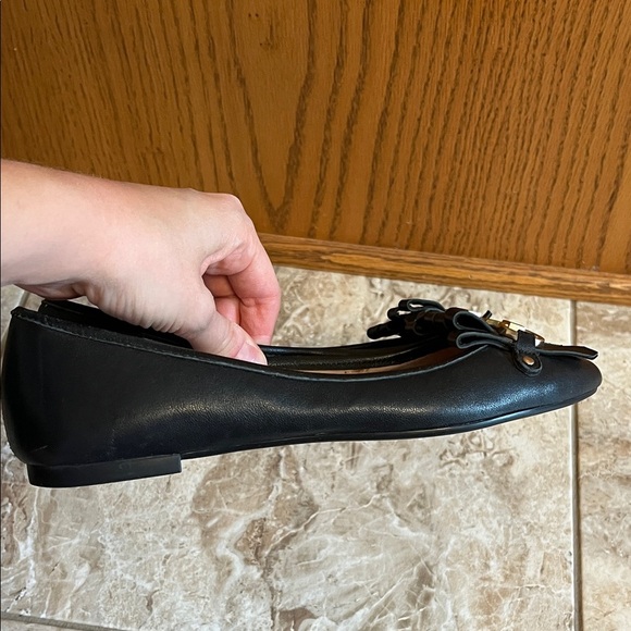 Kate Spade Black Leather Flats with Fringe & Gold Accents - Size 7 - Picture 11 of 12